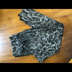 SEQUIN PRINT* Mossimo Leggings! 🖤